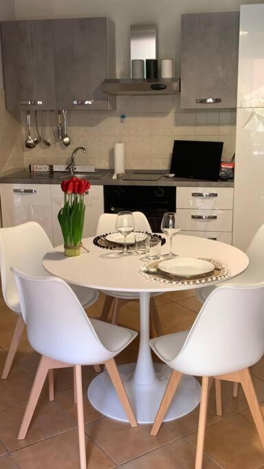 Nest House - Esclusivo Appartamento Marina Di Olbia- Mater Olbia - Beaches - Close To The Airport - Private Parking- Full Comforts - Luaran gambar